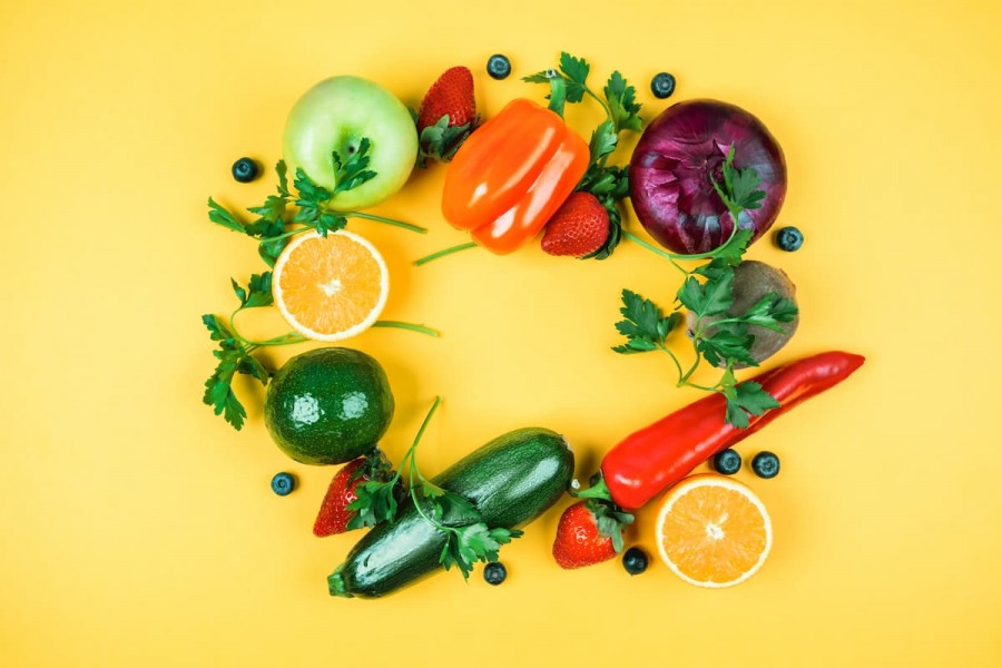 Питание для иммунитета: как не заболеть в сезон простуд, даже если все вокруг чихают